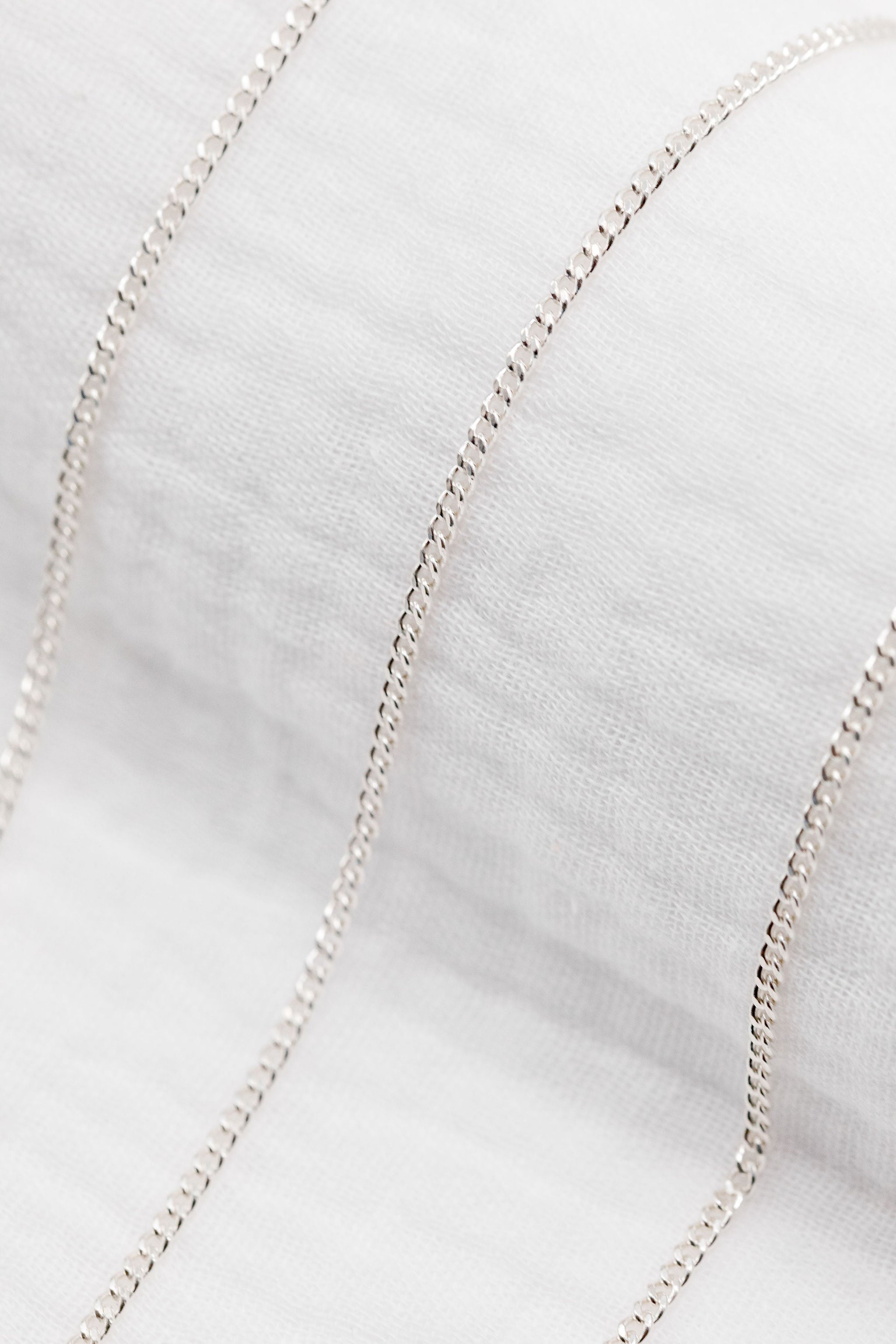 Sterling Silver Curb Chain 1.91 x 2.61mm (Small) – AG Jewelry Supply Co.